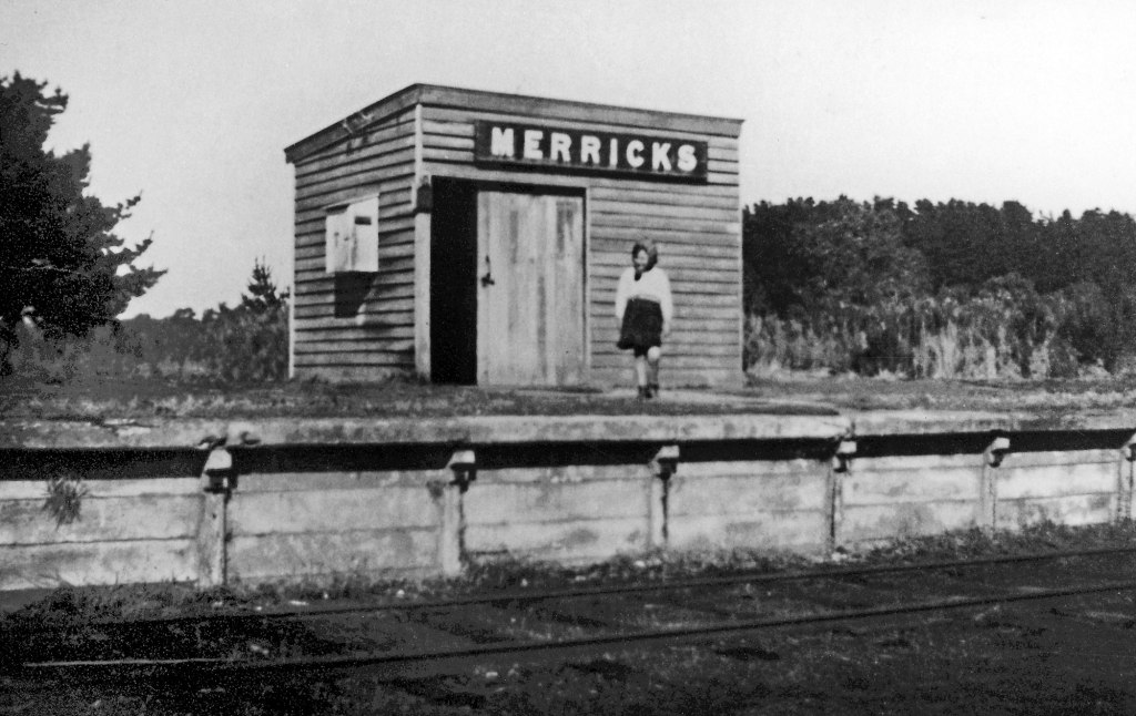 MERRICKS – Railway station&nbsp;c.1950